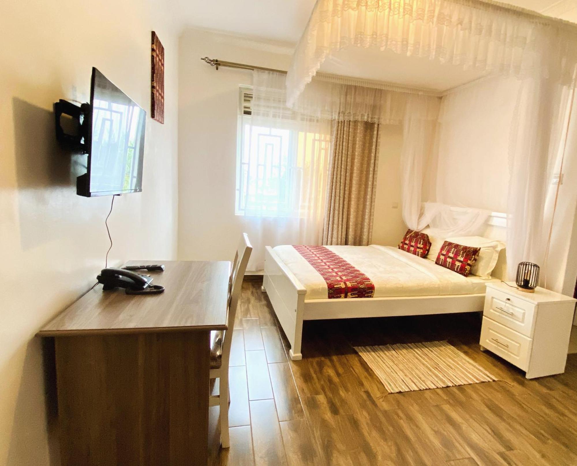 Nimaro Courts Hotel Entebbe Eksteriør billede