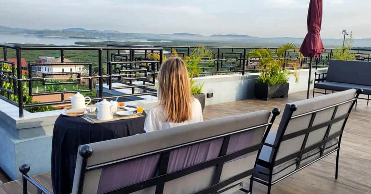 Nimaro Courts Hotel Entebbe Eksteriør billede
