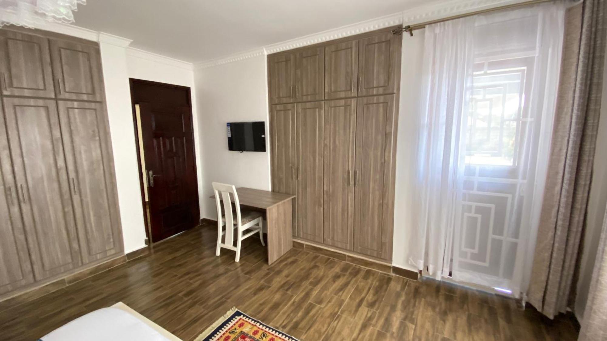 Nimaro Courts Hotel Entebbe Eksteriør billede