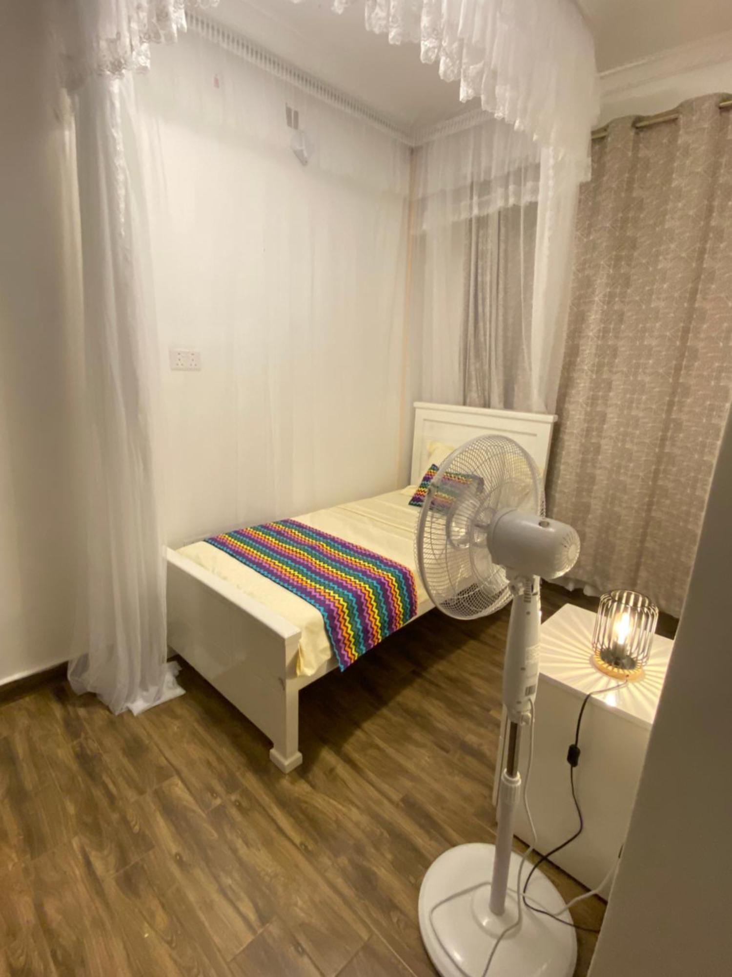 Nimaro Courts Hotel Entebbe Eksteriør billede